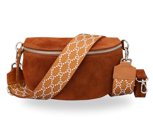 BRISE Damen Bauchtasche SAHEL Handgemachte Umhängetasche Crossbody Bag Gürteltasche Echtes Wildleder mit Ledergurt + Breiten Gemusterten Riemen Stylische Made in Italy Hüfttasche (Cognac Braun 5) von Brise Art