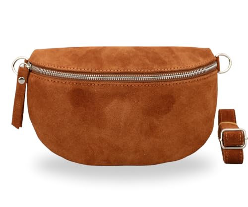 BRISE Damen Bauchtasche SAHEL Handgemachte Umhängetasche Crossbody Bag Gürteltasche Echtes Wildleder mit Ledergurt + Breiten Gemusterten Riemen Stylische Made in Italy Hüfttasche (Cognac Braun 1) von Brise Art