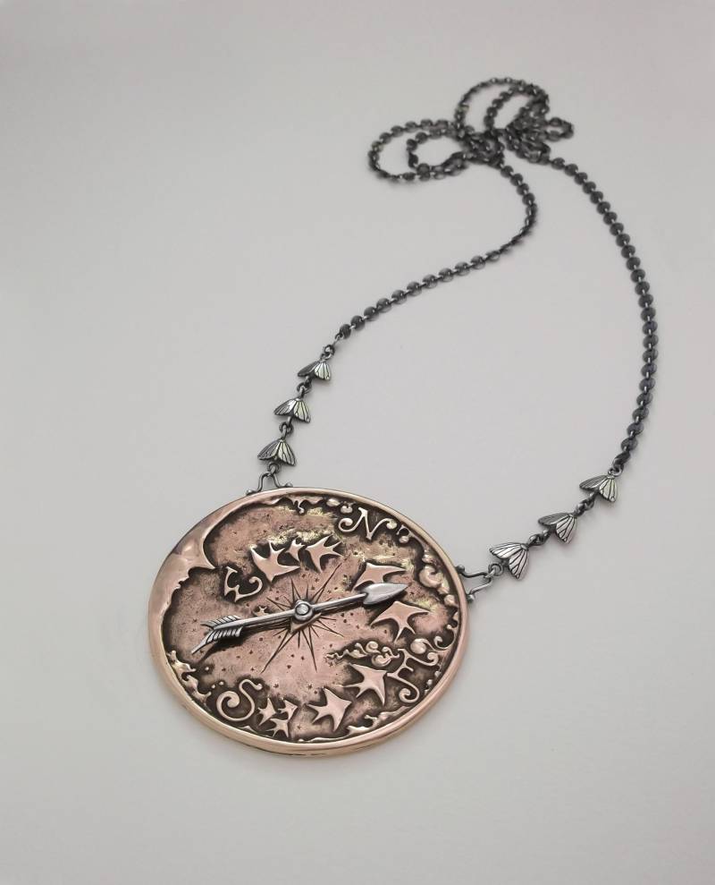 Mond Kompass Halskette von Bristorium