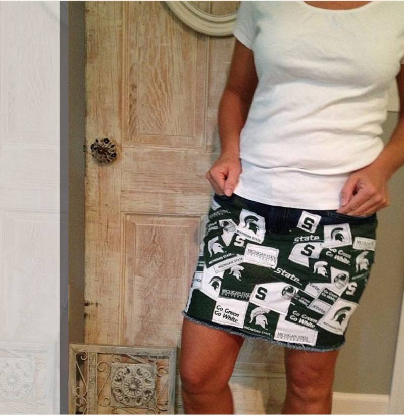 Benutzerdefinierte College Bed Party Game Day Patch Jeansrock - Alle Größen von BritchesNBows