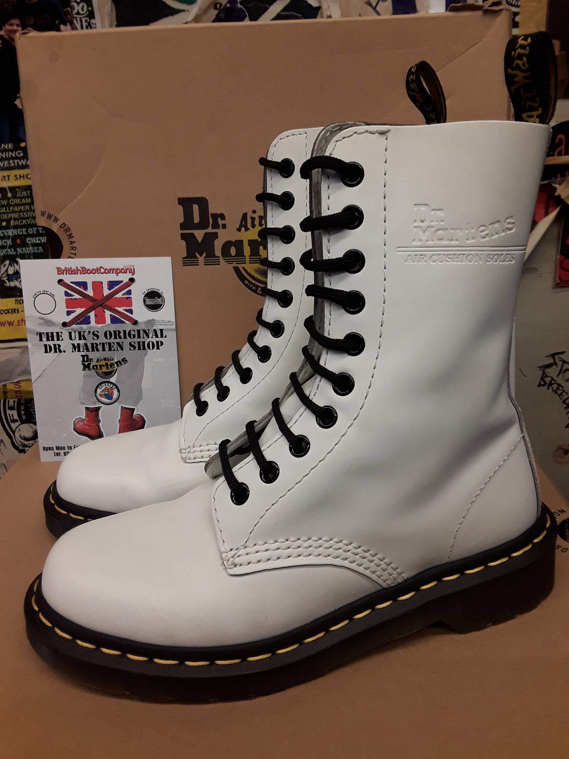 Dr Martens 10 Loch Weiß Glatt 1490Z Gr. 4 von BritishBootVintage