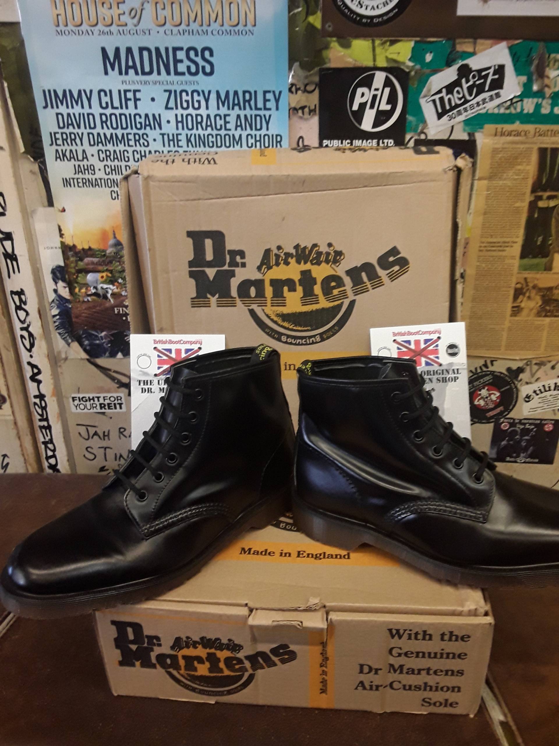 Dr Martens 101 Schwarz 6 Loch Made in England Größen Und 8 von BritishBootVintage