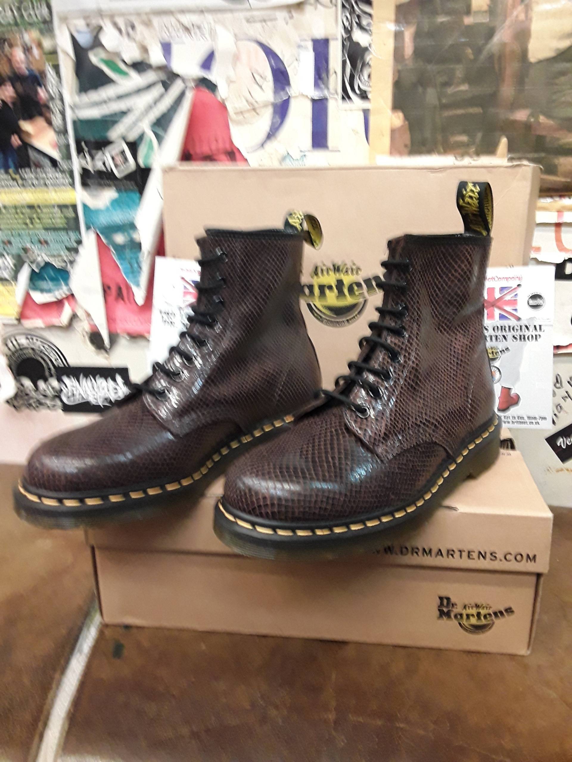 Dr Martens 1460, Schlangenprint, Größe Uk7-9, Braune Lederstiefel, Damen Stiefeletten von BritishBootVintage