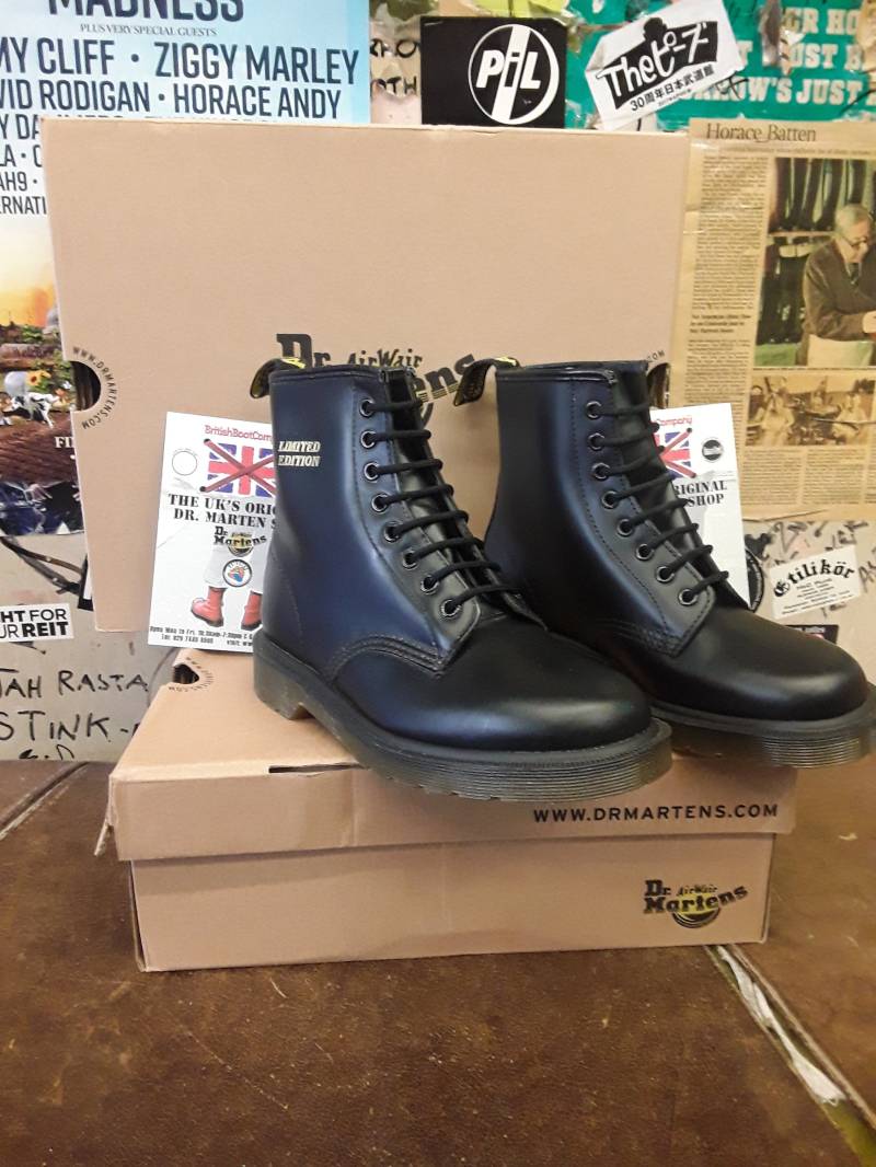 Dr Martens 1460 Schwarz Limited Edition 8 Hole Verschiedene Größen von BritishBootVintage