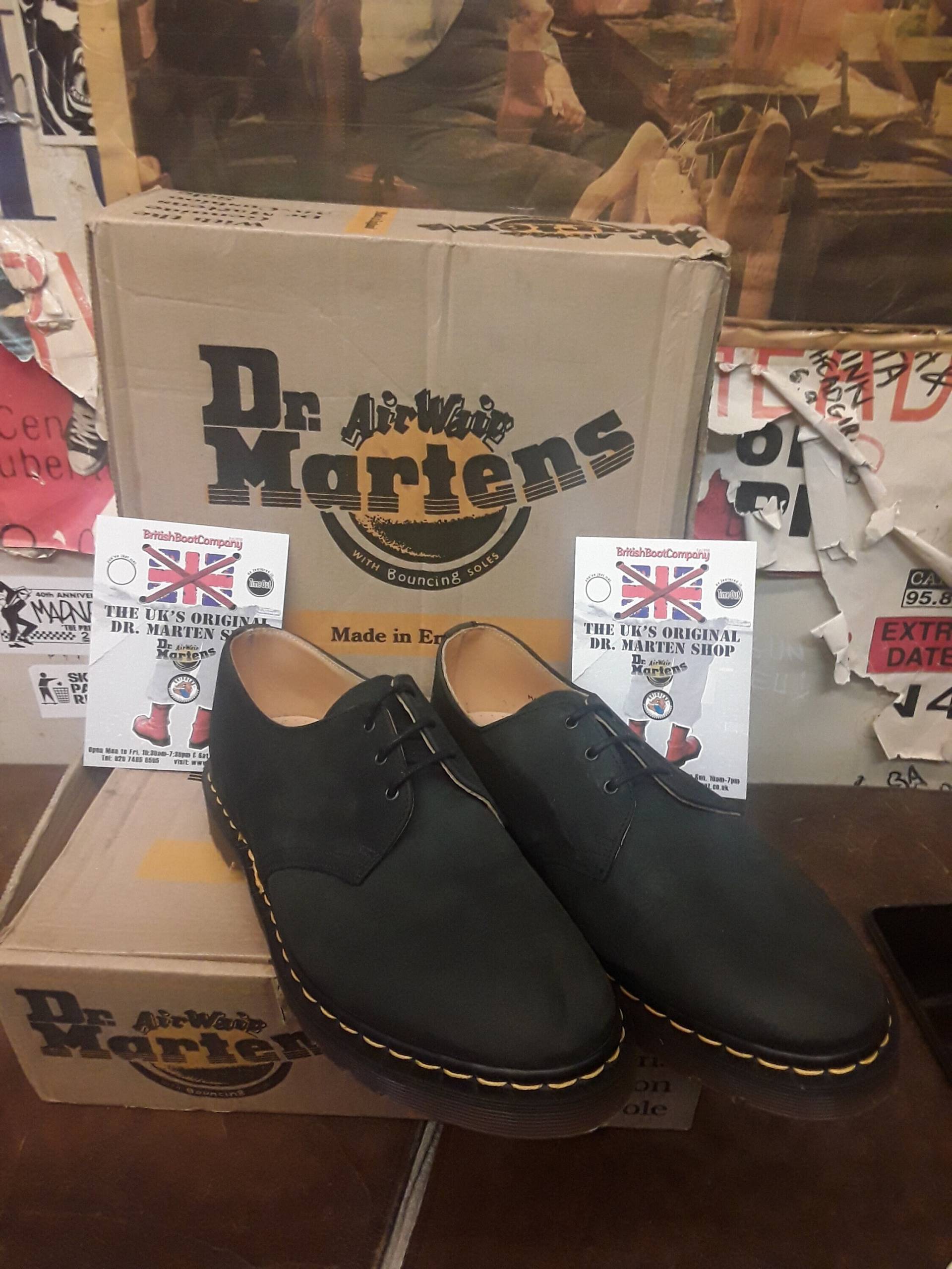 Dr Martens 1461, Vintage 90Er Jahre, Größe Uk11, Made in England, Herrenschuhe, Schwarz Grand Canyon von BritishBootVintage