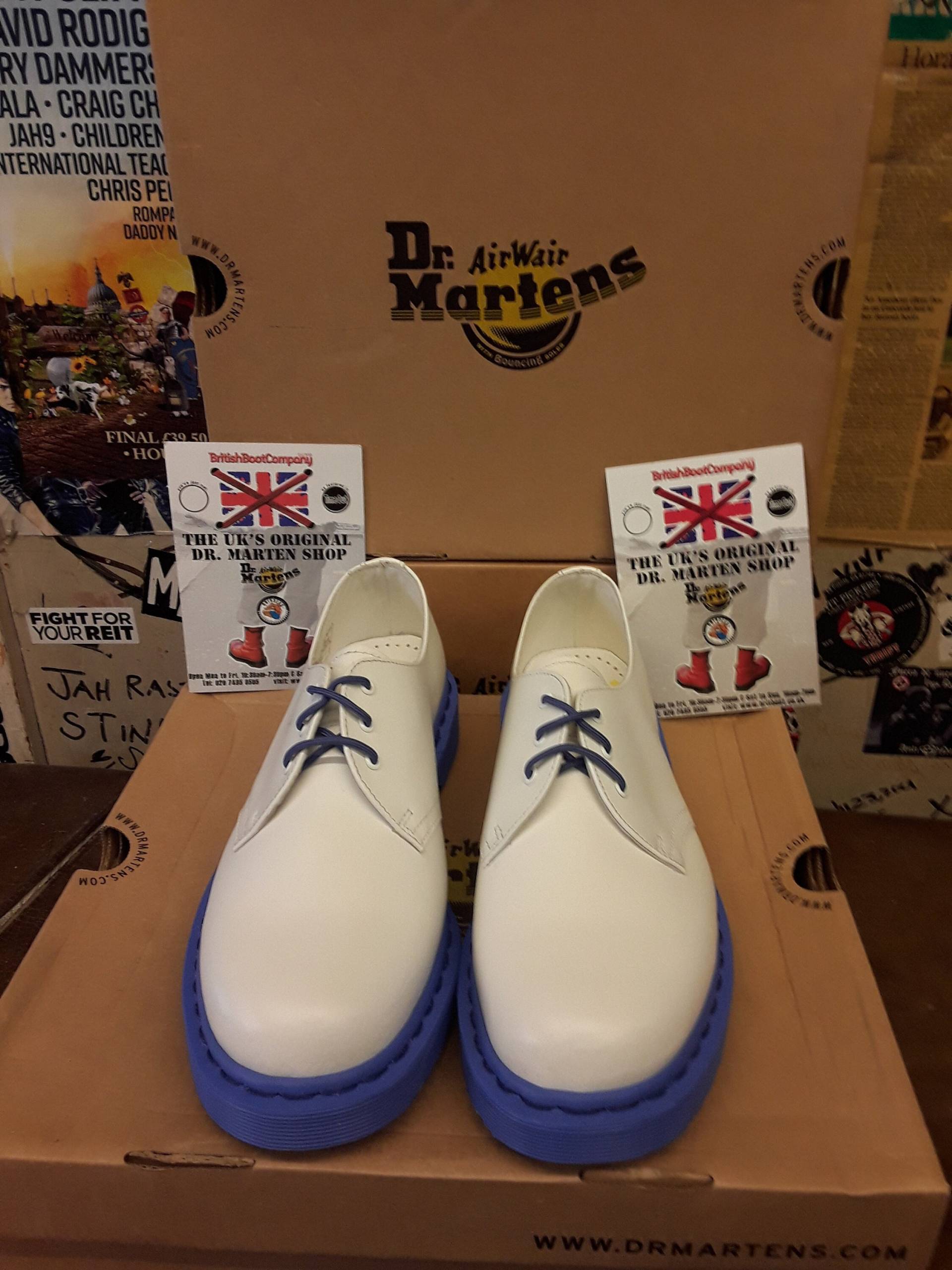 Dr Martens 1461, Weiße Lederschuhe, Blaue Sohle, Damenschuhe/Verschiedene Größen von BritishBootVintage