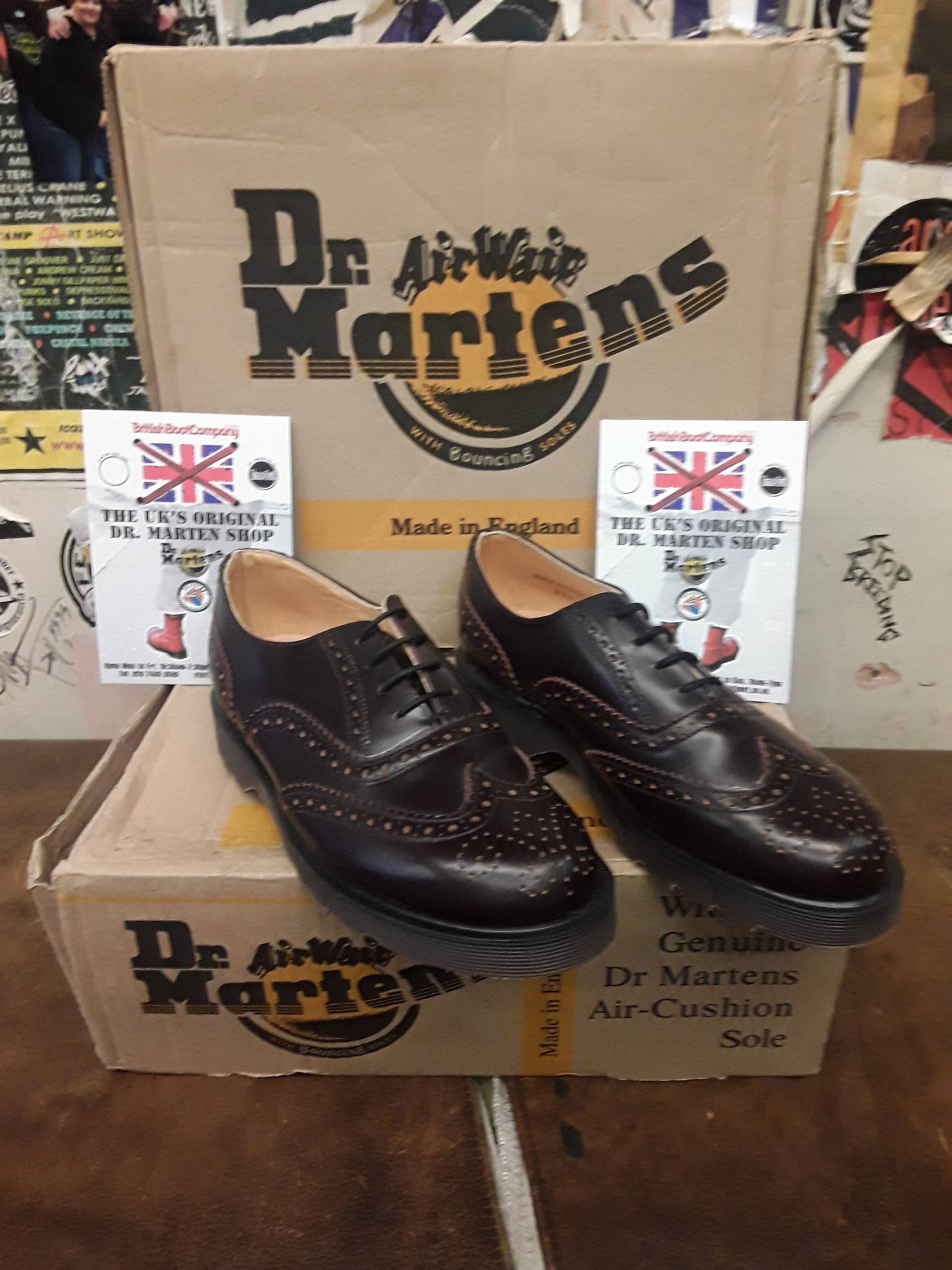 Dr Martens 2035 Made in England Brogue Burgundy, Verschiedene Größen von BritishBootVintage