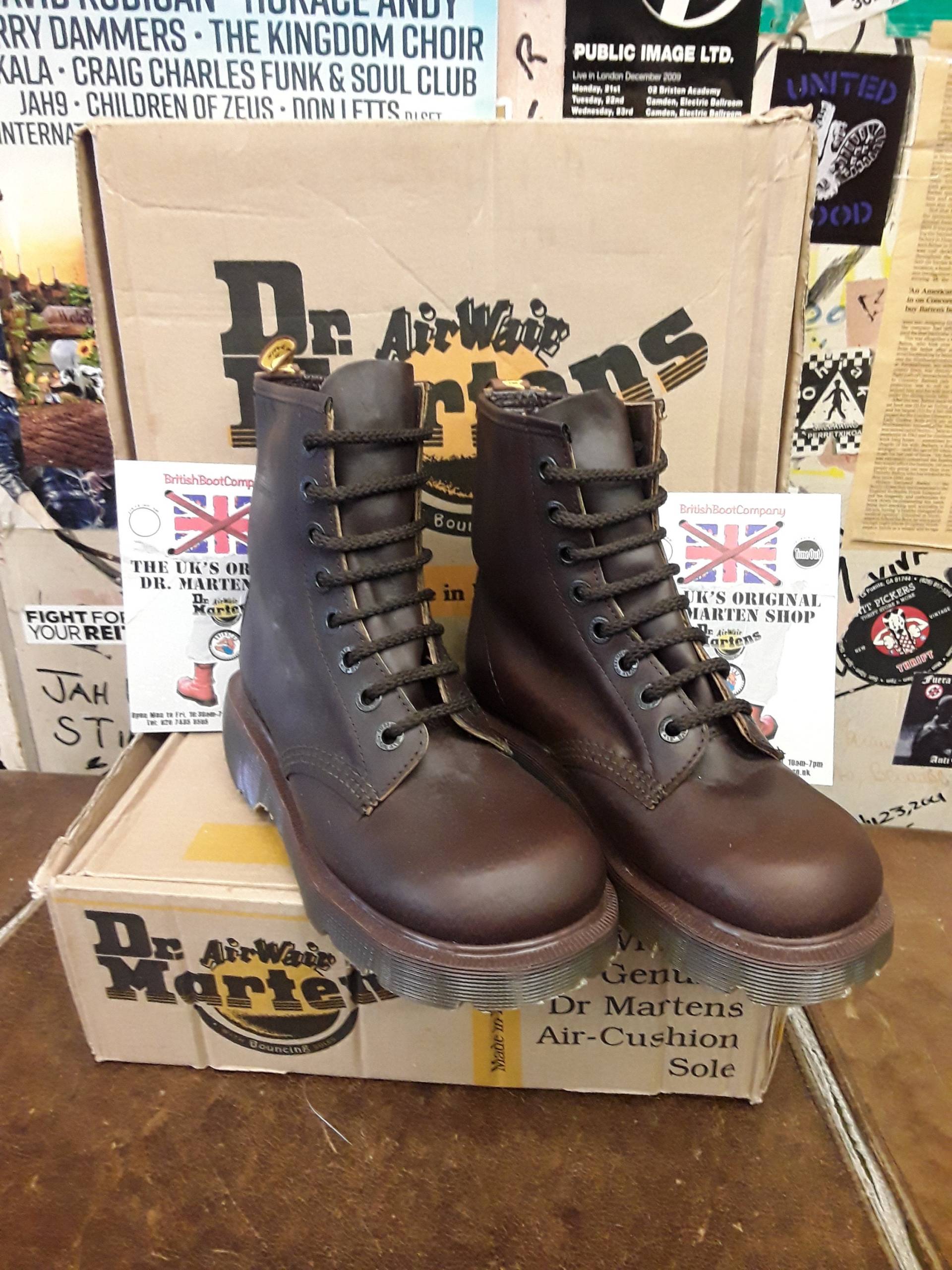 Dr Martens 8304 Gaucho Club Dole Made in England 8 Hole von BritishBootVintage