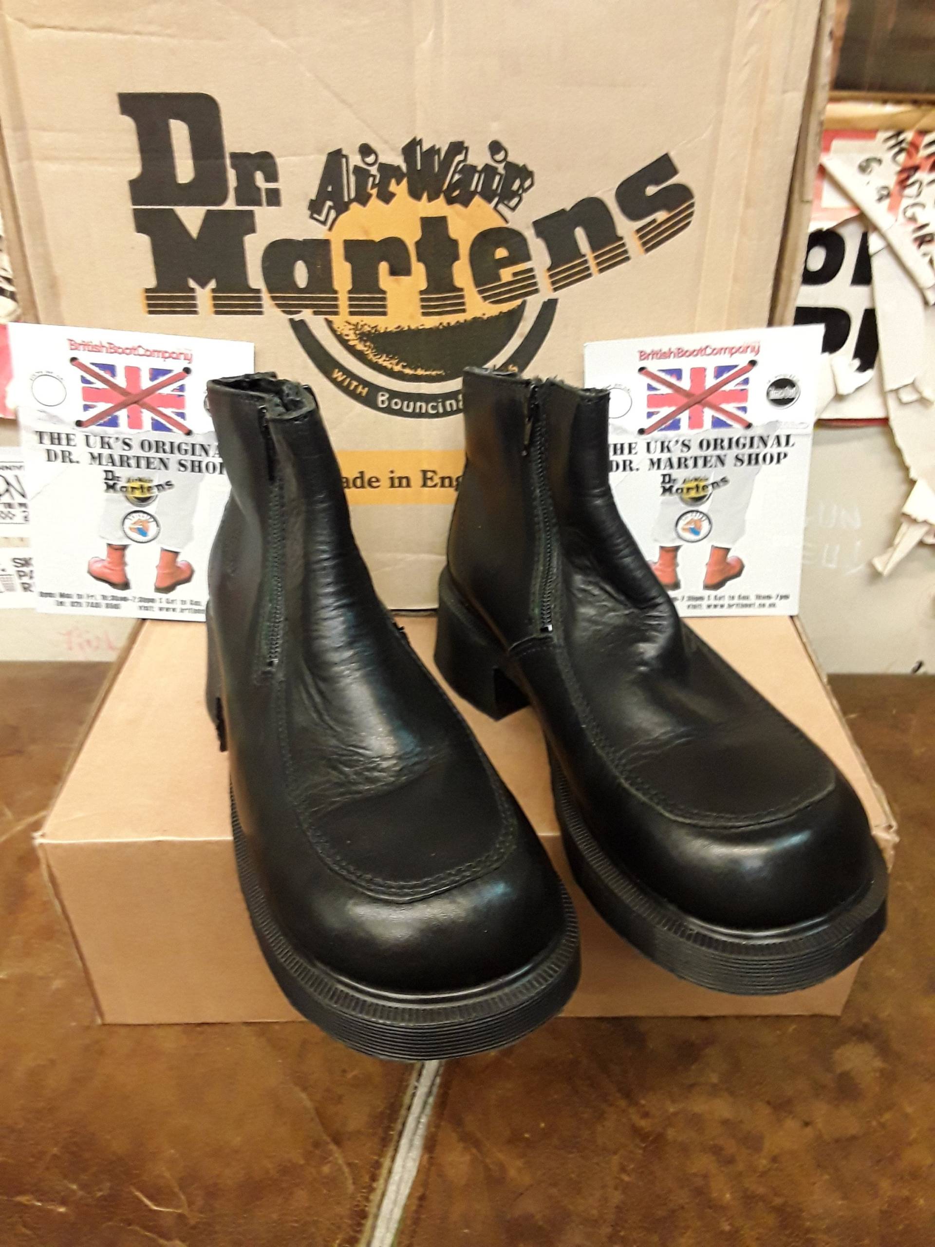 Dr Martens 8725 Made in England Größe 43cm von BritishBootVintage