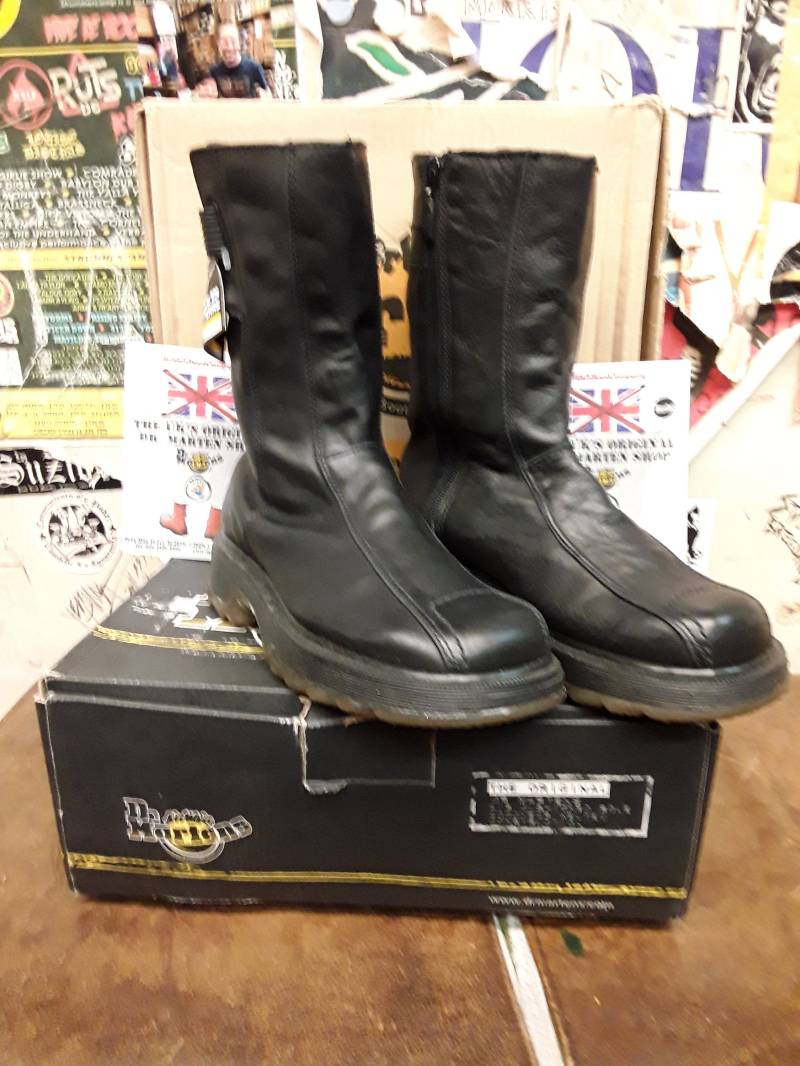 Dr Martens 9788 Made in England Biker Style Schwarz Verschiedene Größen von BritishBootVintage