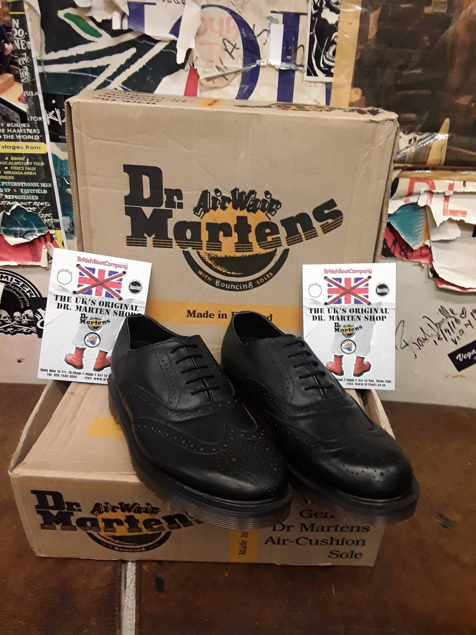 Dr Martens Brogue Schuhe, Größe Uk7, Made in England, Vintage 90Er Jahre, Schwarze Waxy Schuhe/9475 von BritishBootVintage