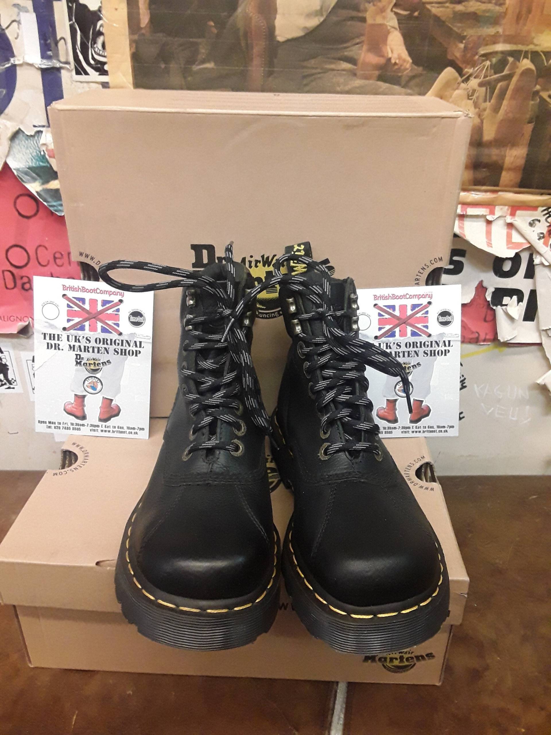 Dr Martens Wanderstiefel, Schwarze Ankle Boots, Herren Genarbte Lederstiefel/Verschiedene Größen 8A88 von BritishBootVintage