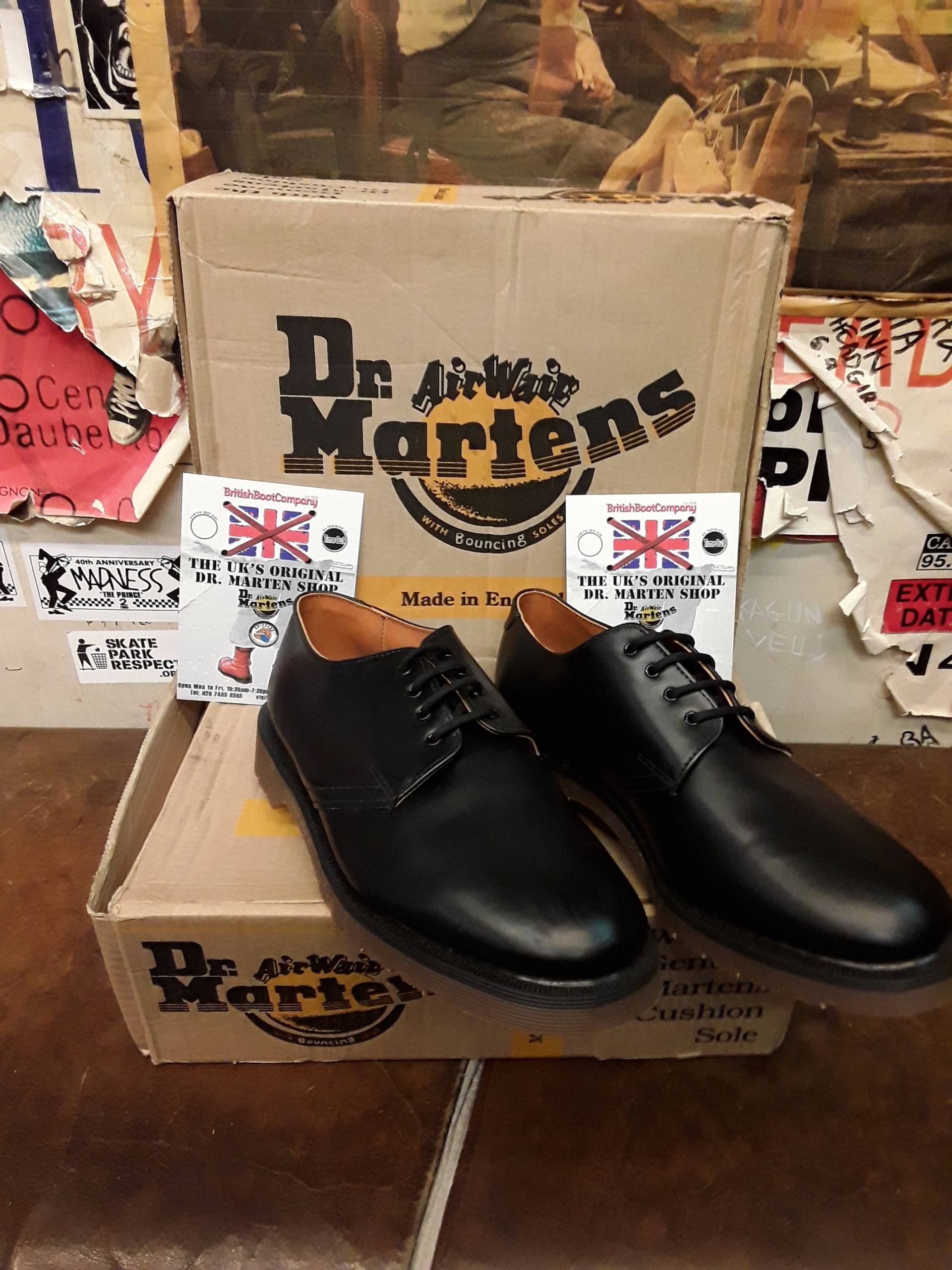 Solovair Dr Martens Vintage 80Er Jahre, Made in England, Herren Lederschuhe, 4-Loch-Schuh/Verschiedene Größen von BritishBootVintage