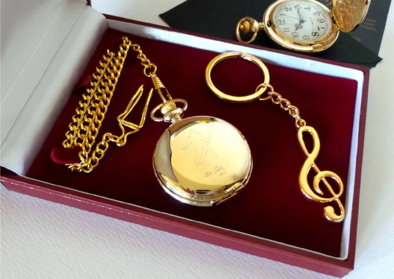 24K Gold Elvis Presley Geschenk Set Note Schlüsselanhänger & Taschenuhr von BritishGoldCompany
