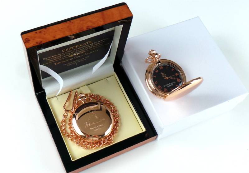 Muhammed Ali Signierte 18 Karat Rosévergoldete Taschenuhr in Einem Luxuriösen Geschenkbox-Etui Aus Holz Mit Zertifikat Super Boxing Memorabilie von BritishGoldCompany