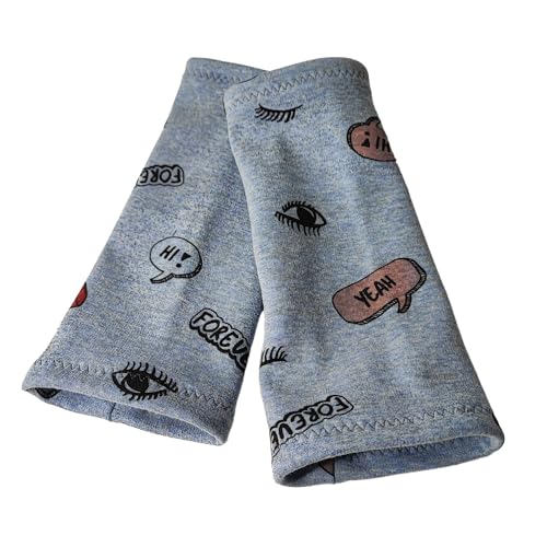 Britta Meier Armstulpen/Pulswärmer (Alpenfleece) in wunderschönen Motiven für Damen aus meiner Nähwerkstatt in Ostfriesland. (Blau-Grau) von Britta Meier