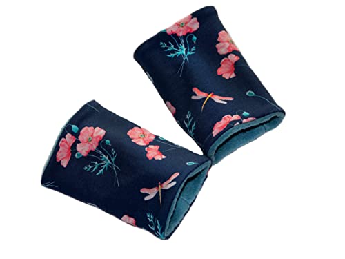 Britta Meier: Pulswärmer (Armstulpen), Baumwolljersey und Baumwoll-Fleece aus meiner Nähwerkstatt. (Dunkelblau Floral) von Britta Meier