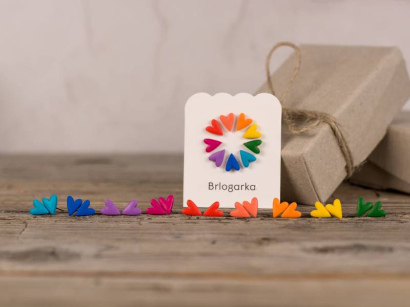 Klitzekleine Regenbogen-Herz-Ohrstecker Titan, Polymer Clay Klitzekleine Regenbogen-Herz-Ohrstecker Titan, Polymer Clay von Brlogarka