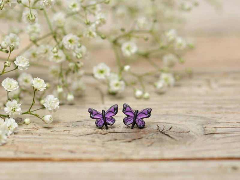 Lila Kaiser Schmetterling Ohrstecker, Einzigartige Ohrringe, Tier Titanium Good Luck Schmuck von Brlogarka