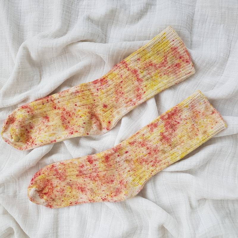 Naturgefärbte Socken Aus Baumwolle, Pflanzengefärbte Naturgefärbte Socken Aus Baumwolle, Pflanzengefärbte von BrnDogal