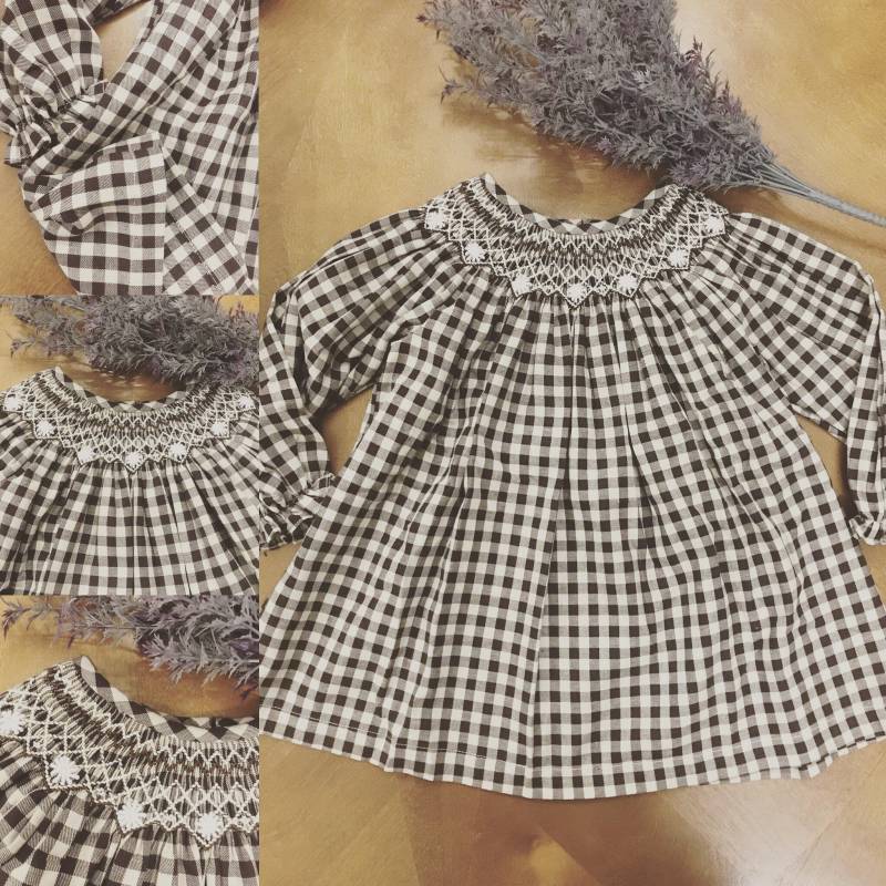 Gänseblümchen Handstickerei Smocked Kleider Für Mädchen von BroNobArt