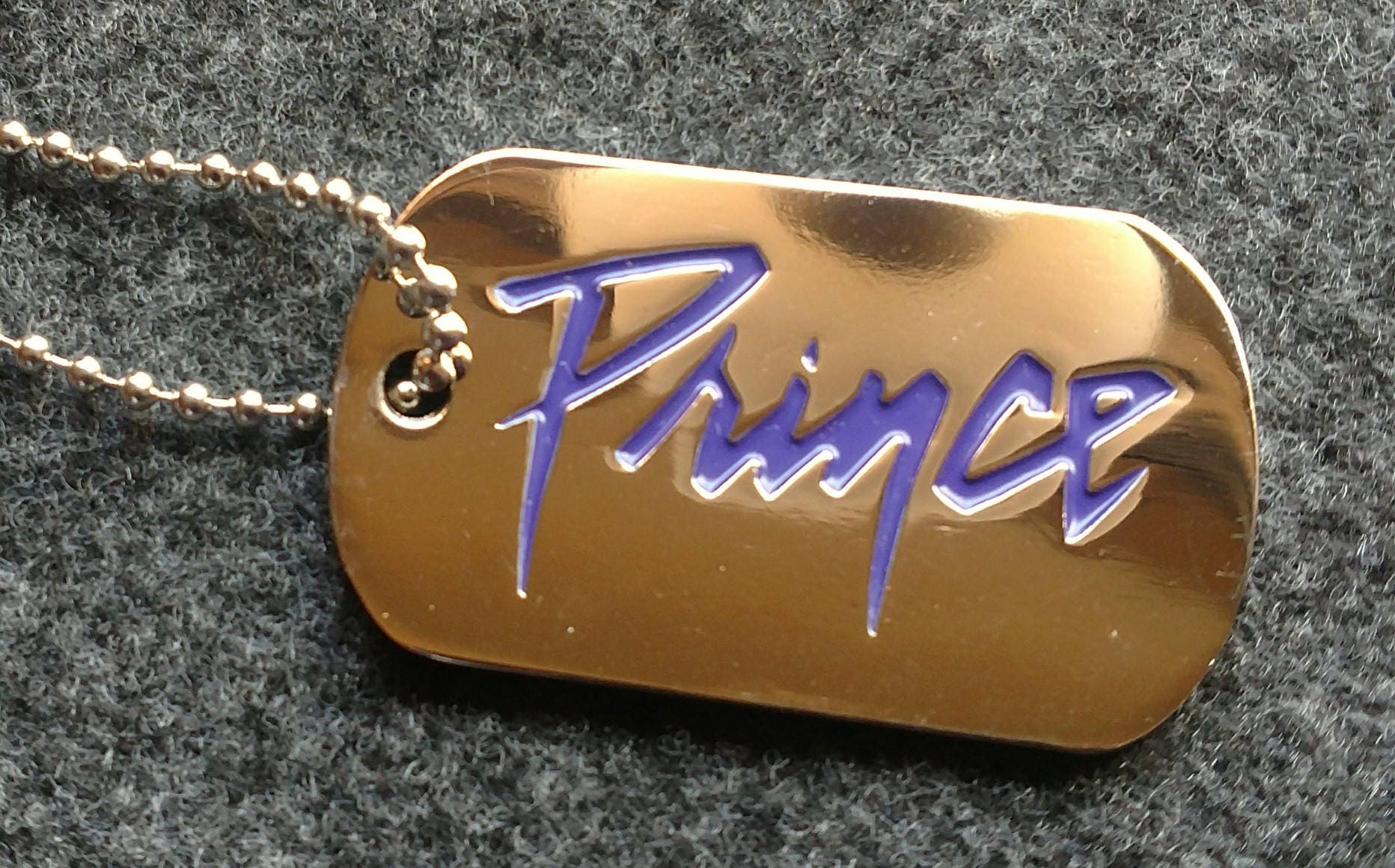 Prince "Nichts Vergleicht 2 U Hundemarke Halskette/Schlüsselanhänger von BroadKnowledgeTags