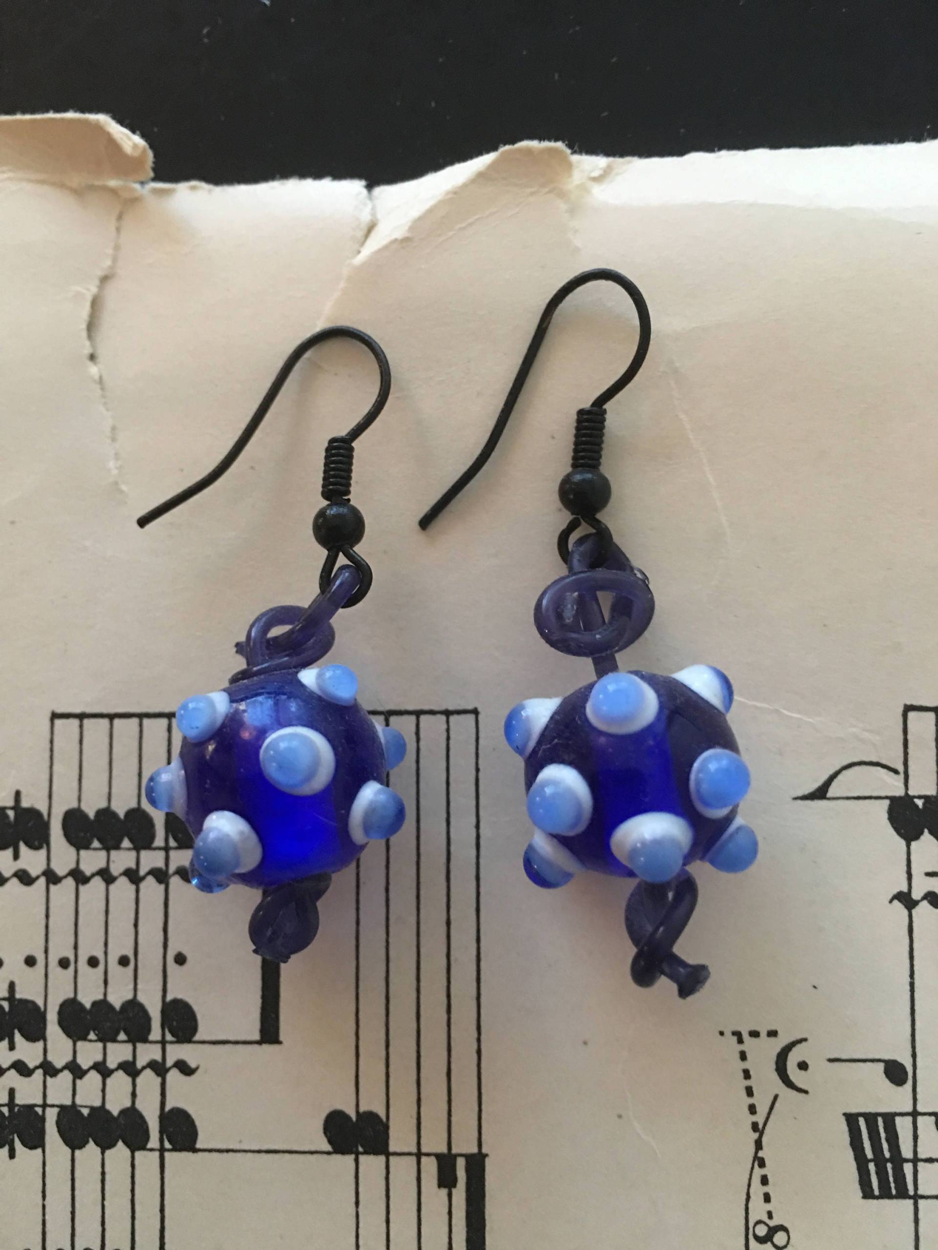 Blaue Bubble Harp String Ohrringe Blaue Bubble Harp String Ohrringe von BrokenStringEarrings
