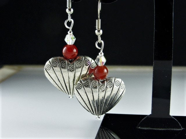 Hübsche Gepuffte Silber Herz Ohrringe Mit Roten Achat, Tropfen Ohrringe, Rote Achat Schmuck Von Brontique, Geschenk von Brontique