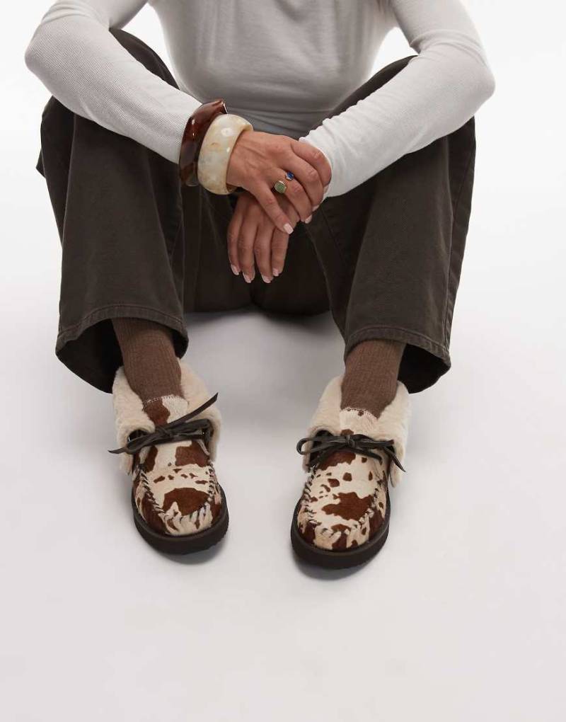 Bronx - Loafer aus Wildleder in Hellbeige zum Schnüren mit flauschigem Detail und Kuhfellmuster-Brown von Bronx