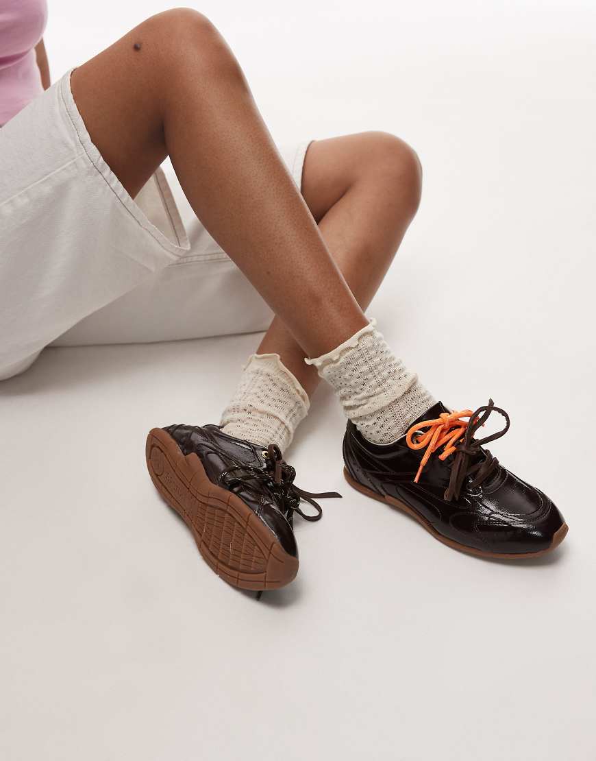 Bronx - Myr-aa - Sneaker zum Schnüren in schokoladenfarbener Lackoptik-Braun Bronx - Myr-aa - Sneaker zum Schnüren in schokoladenfarbener Lackoptik-Braun von Bronx