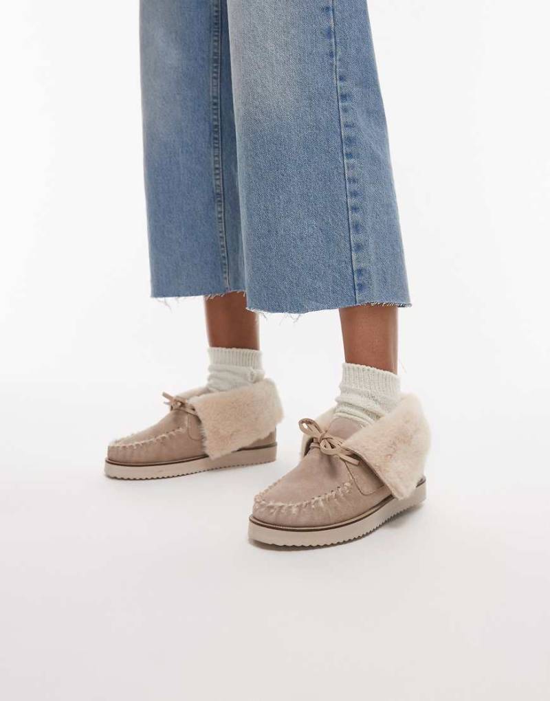 Bronx - Wildleder-Loafer in Hellbeige zum Schnüren mit flauschigem Detail-Schwarz Bronx - Wildleder-Loafer in Hellbeige zum Schnüren mit flauschigem Detail-Schwarz von Bronx