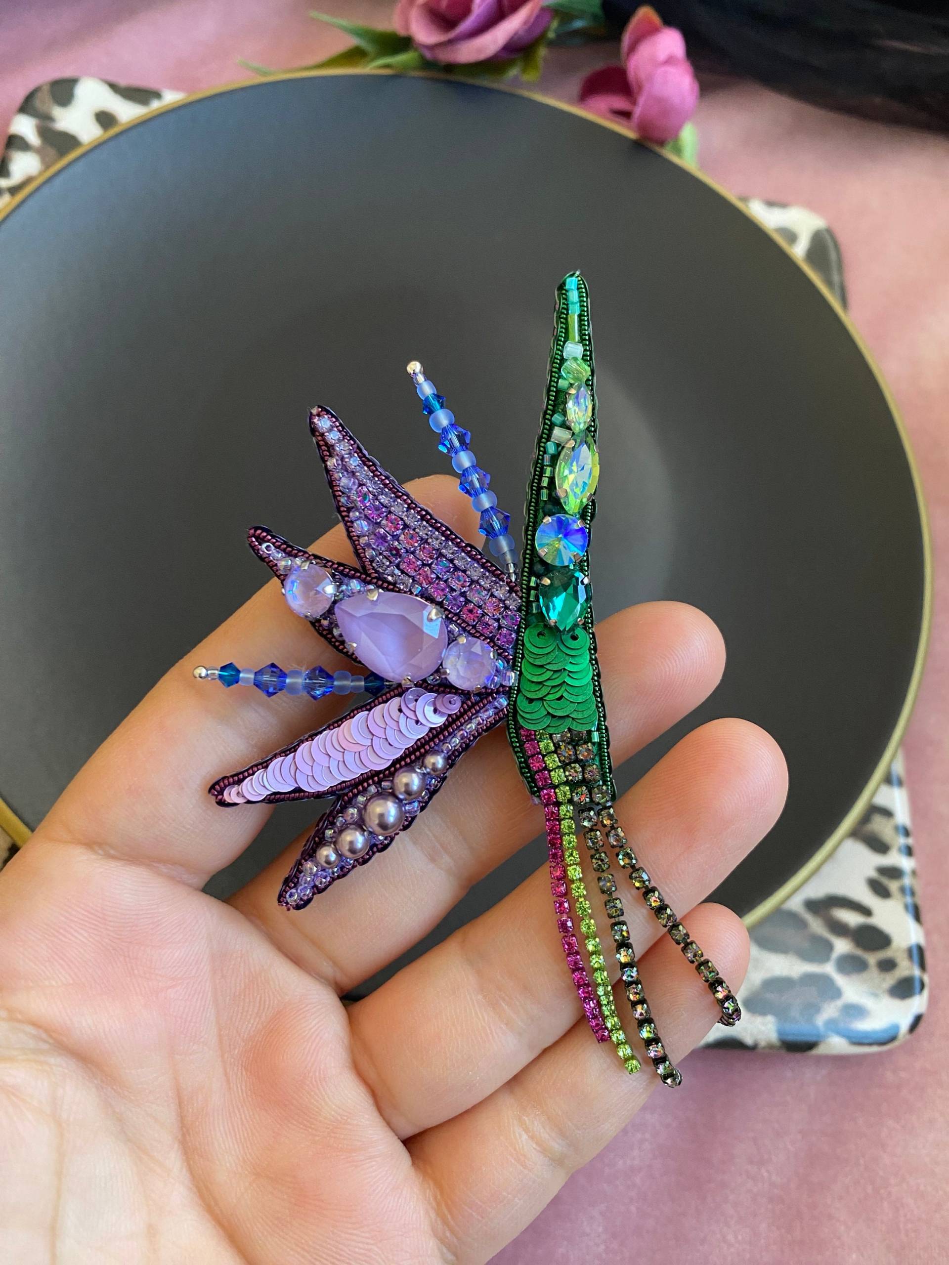 Handgemachte Paradiesvogel Perlen Brosche von BroochesByRain