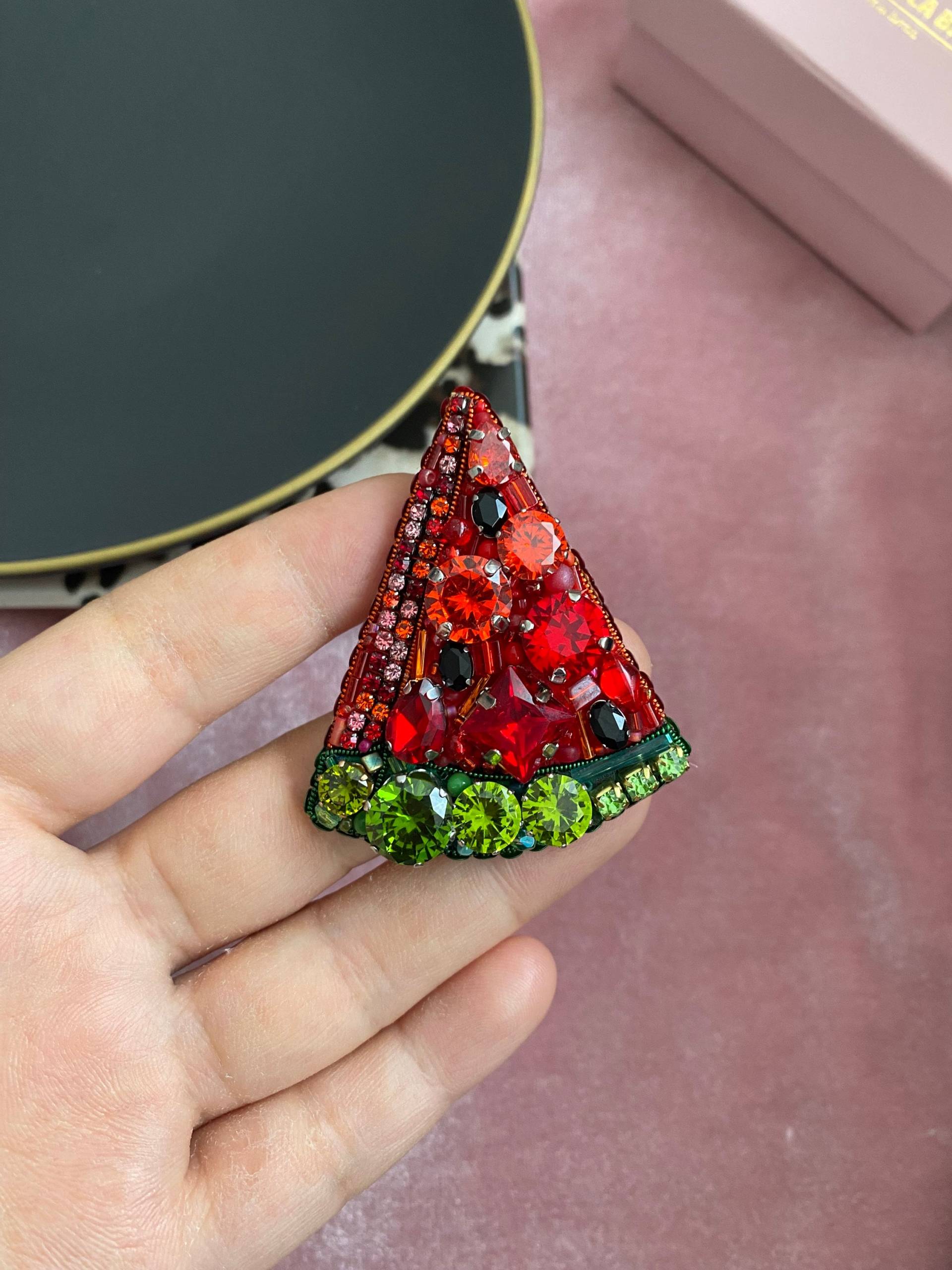 Handgemachte Perlen Brosche Wassermelone Kristall Anstecknadel von BroochesByRain