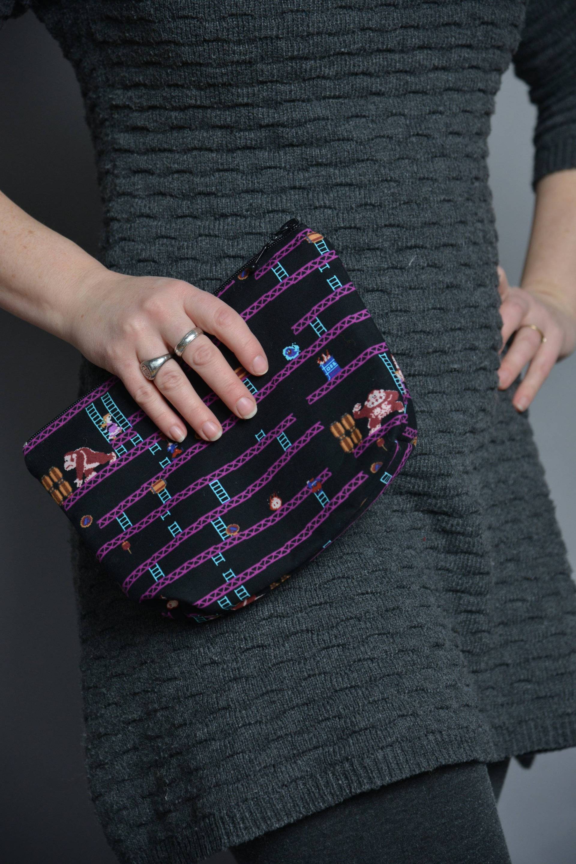 Donkey Kong Zipper Tote Donkey Kong Zipper Tote von BrookAlviano