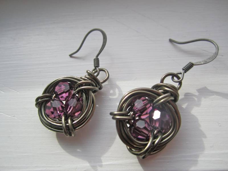 Bird Nest Ohrringe Mit Lila Swarovski Kristallen von BrookeAlene