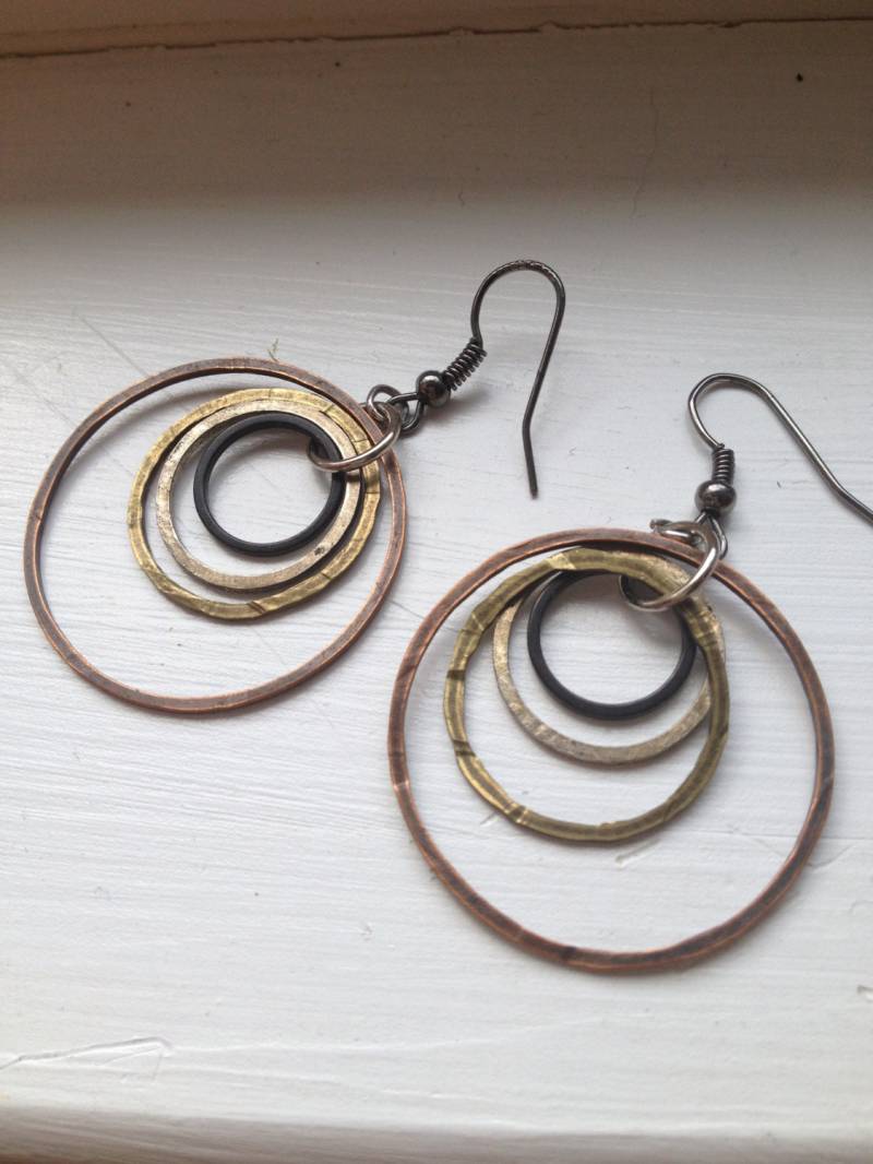 Handgemachte Metall Hoop Ohrringe Handgemachte Metall Hoop Ohrringe von BrookeAlene