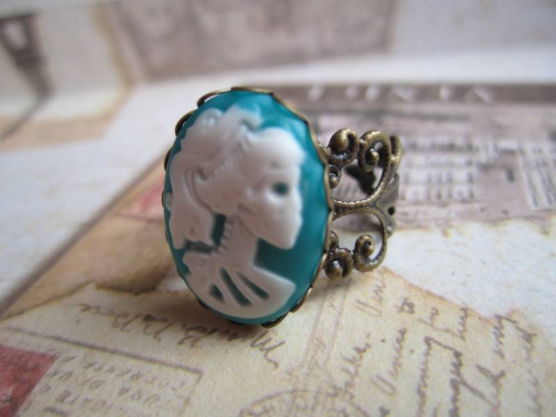 Türkis Skull Cameo Antik Messing Filigran Verstellbar Ring Türkis Skull Cameo Antik Messing Filigran Verstellbar Ring von BrookeAlene