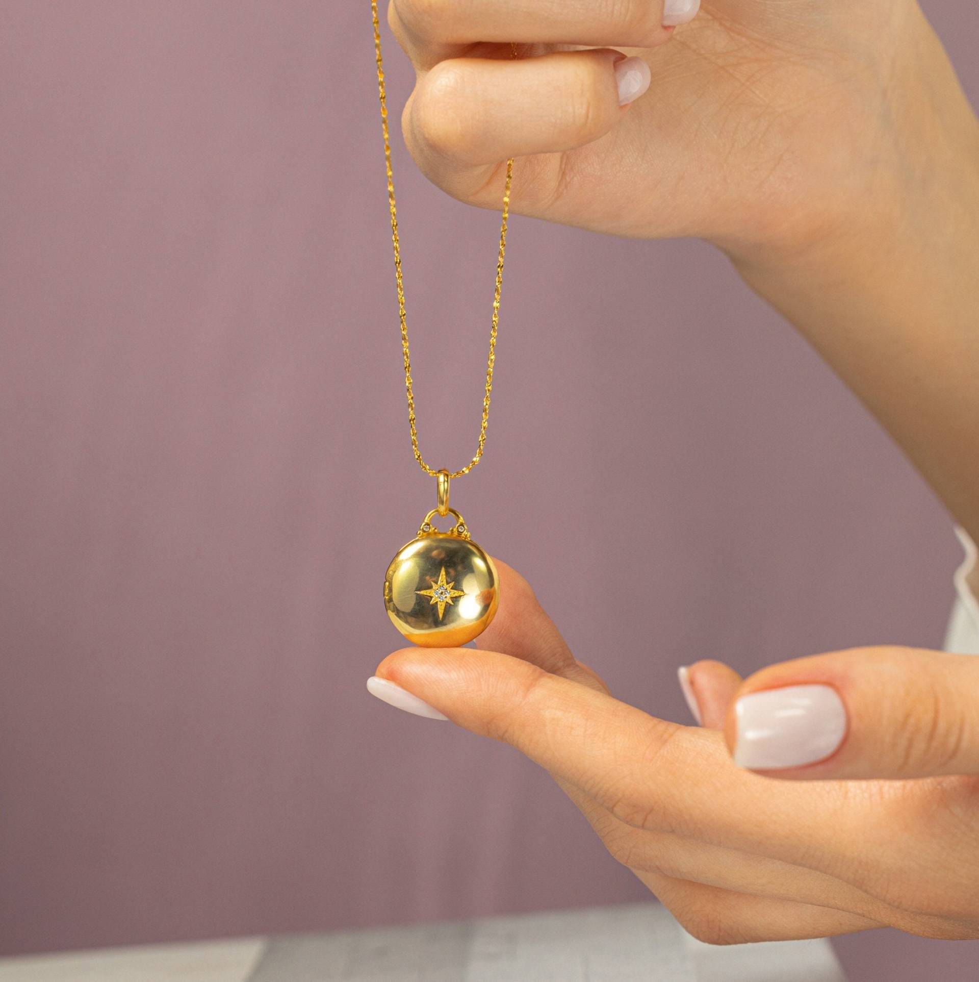 18K Gold Vermeil Locket Halskette, Kleiner Medaillon Anhänger Mit Zirkon Stern, Charm Geschenk Für Sie, Muttertagsgeschenk von BrooklynTag