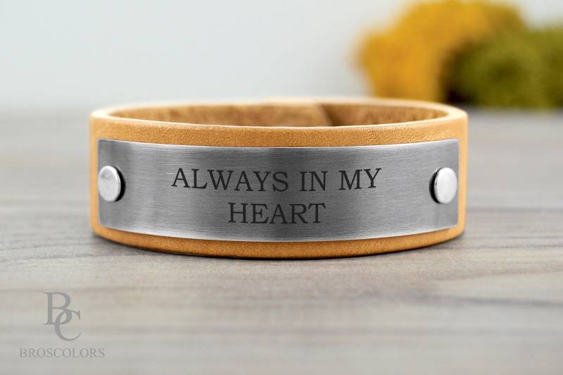 Personalisiertes Armband, Always in My Heart, Lederarmband, Erinnerungsarmband, Mitgefühl Geschenk Für Ihn, Erinnerungsgeschenk, Sale von BroscolorsDesign