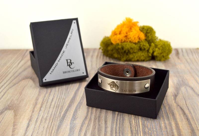 Sternbild Armband, Astrologie Armband Stier Lederarmband, Lederarmband Zodiac, Unisex Schmuck Sale von BroscolorsDesign