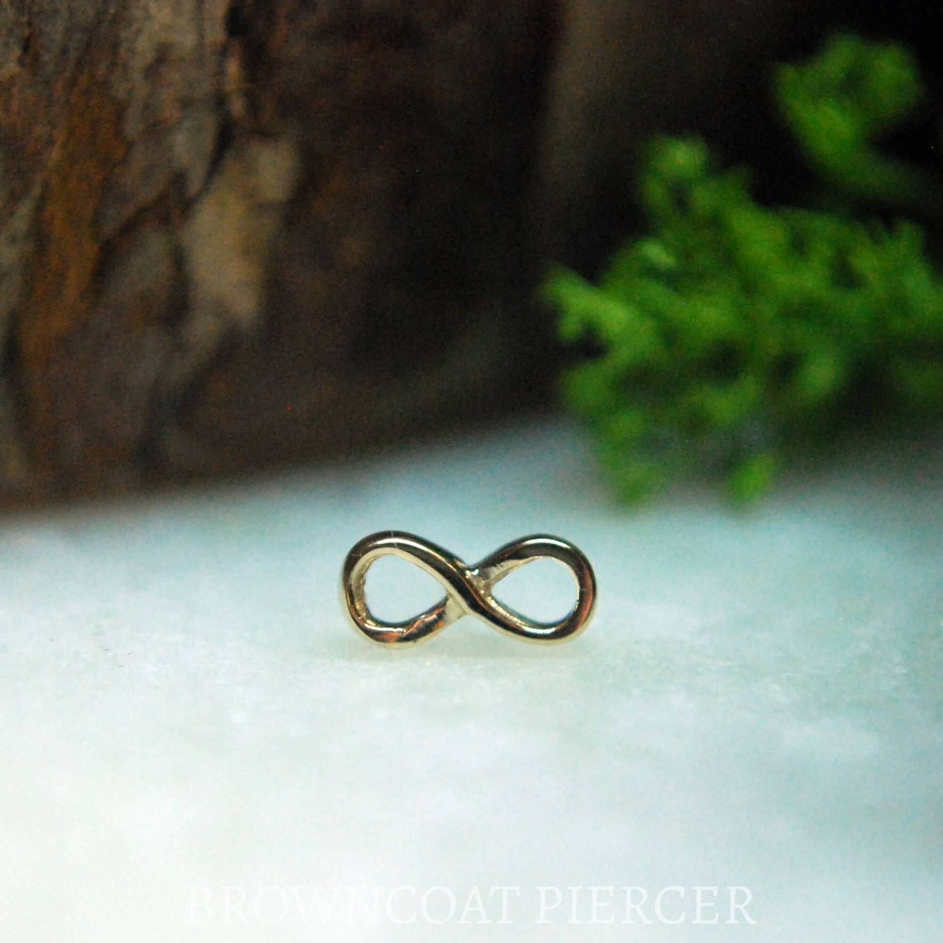 14Kt Gelbgold Infinity Threadless End 14Kt Gelbgold Infinity Threadless End von BrowncoatPiercer