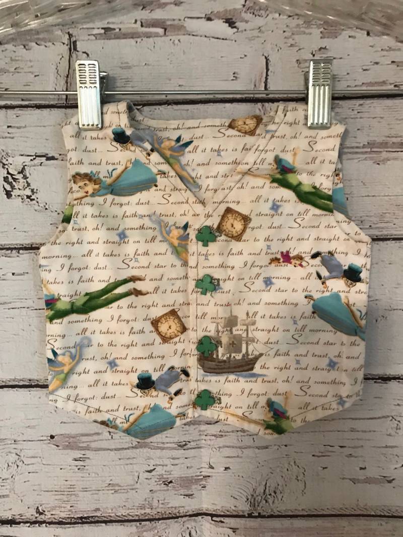Eine Von Einer Art Peter Pan Weste Mit Shamrock Buttons Größe 12 Monate Versandfertig von BrownsThreadWorks