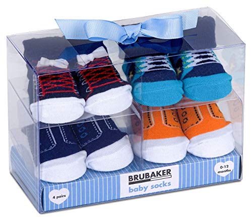 BRUBAKER 4 Paar Babysocken für Jungen 0-12 Monate - Fun Sneaker Style Söckchen in Geschenkverpackung mit Schleife Blau - Turnschuh Design - Schuh Muster Optik von BRUBAKER