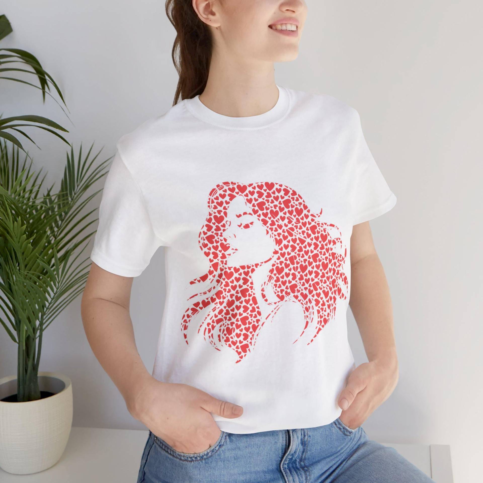 Herz-Frauen-T-Shirt, Valentinstag-Shirt, Weihnachtsgeschenk, Kurzarmtop, Liebes-Grafik-T-Shirt von BruhCatShirts