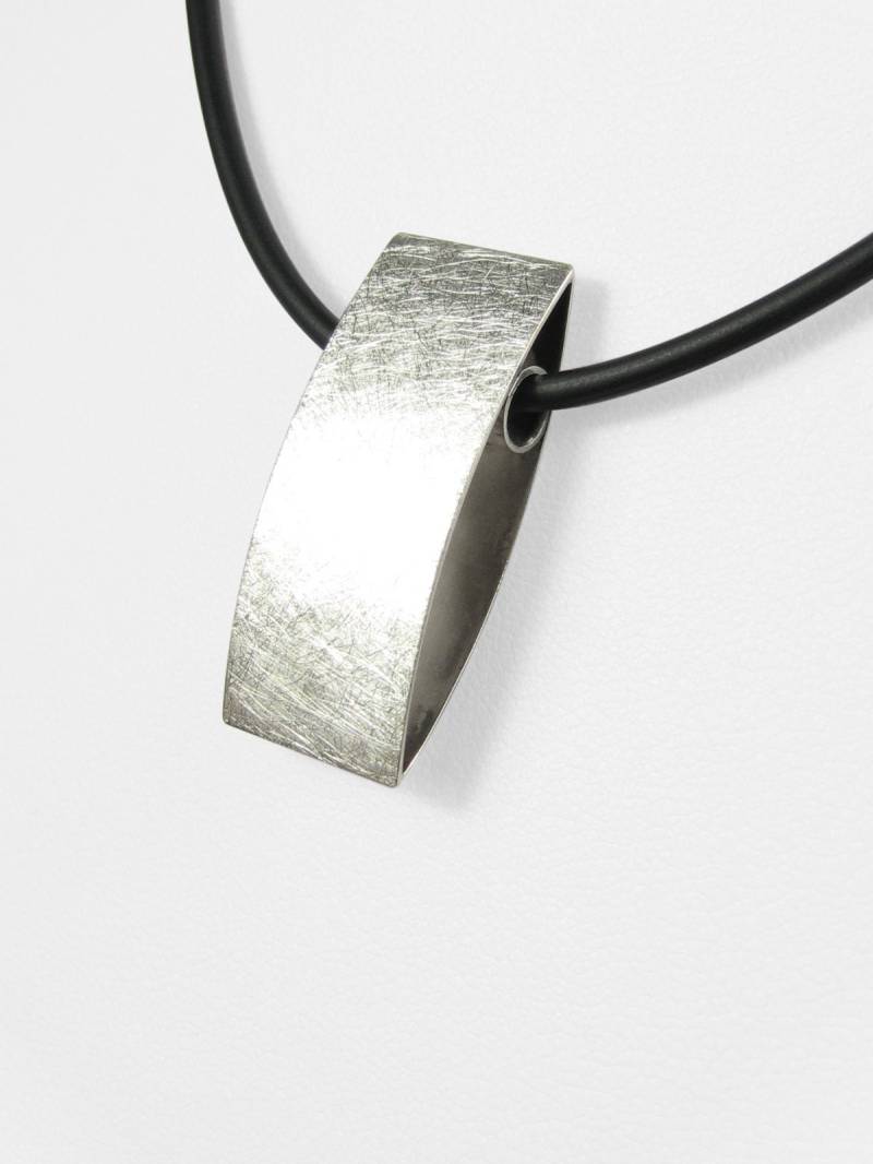 Gewölbter Anhänger - Silber Beidseitig Tragbar Gewölbter Anhänger - Silber Beidseitig Tragbar von BruhnsUndGassmann