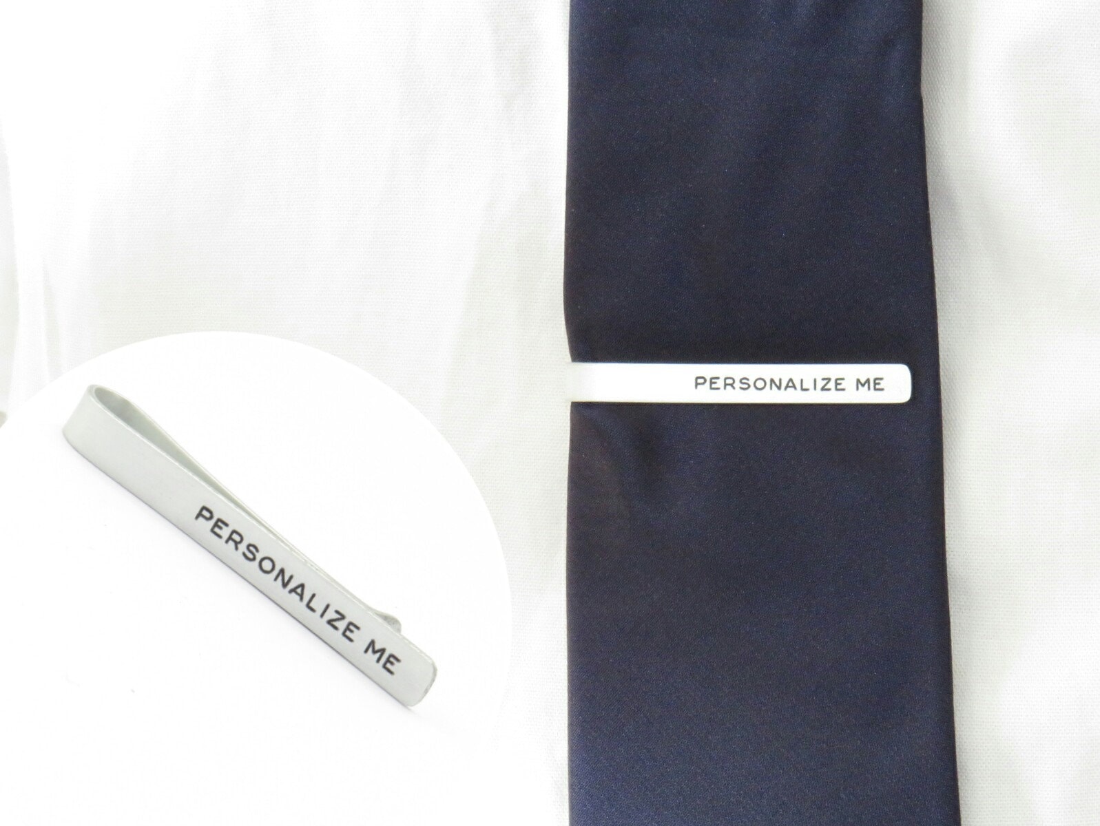 Personalisierte Krawattenklammer Aus Aluminium Mit Gravur Personalisierte Krawattenklammer Aus Aluminium Mit Gravur von BrunoBijoux