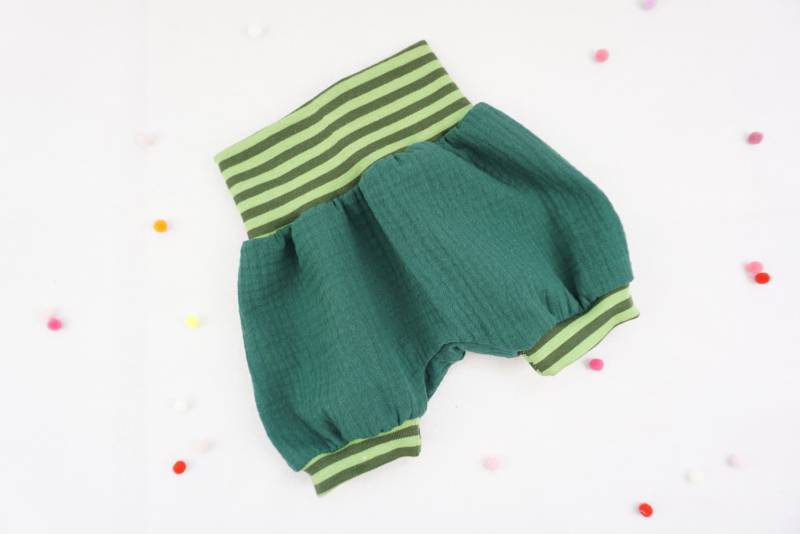 Kurze Pumphose Baby Sommerhose Musselin Mitwachshose von BrunoandPeach