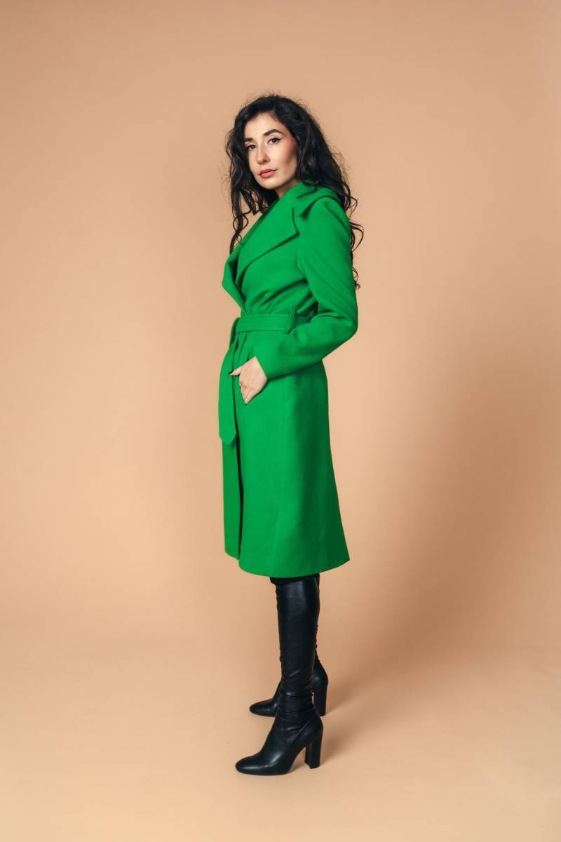 Breiter Kragen Herbst Mantel Smaragdgrüner Gekerbter Mint Wollmantel Langer Grüner Größe Auf Modell M von BubbanaBoutique