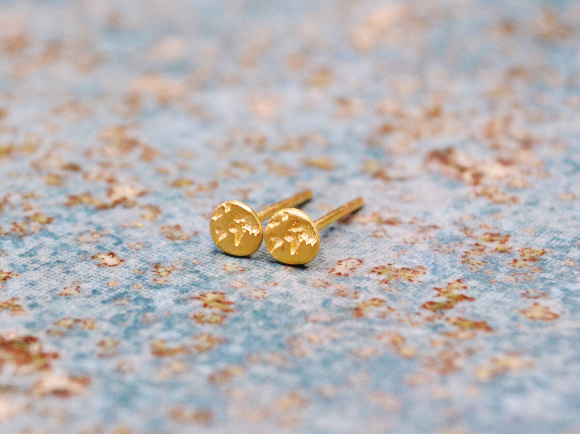 Gold Weltkarte Ohrstecker, Kleine Reise Minimalist Sterling Silber Ohrringe Für Reisende, Fernweh Schmuck Geschenk von Bubblebox