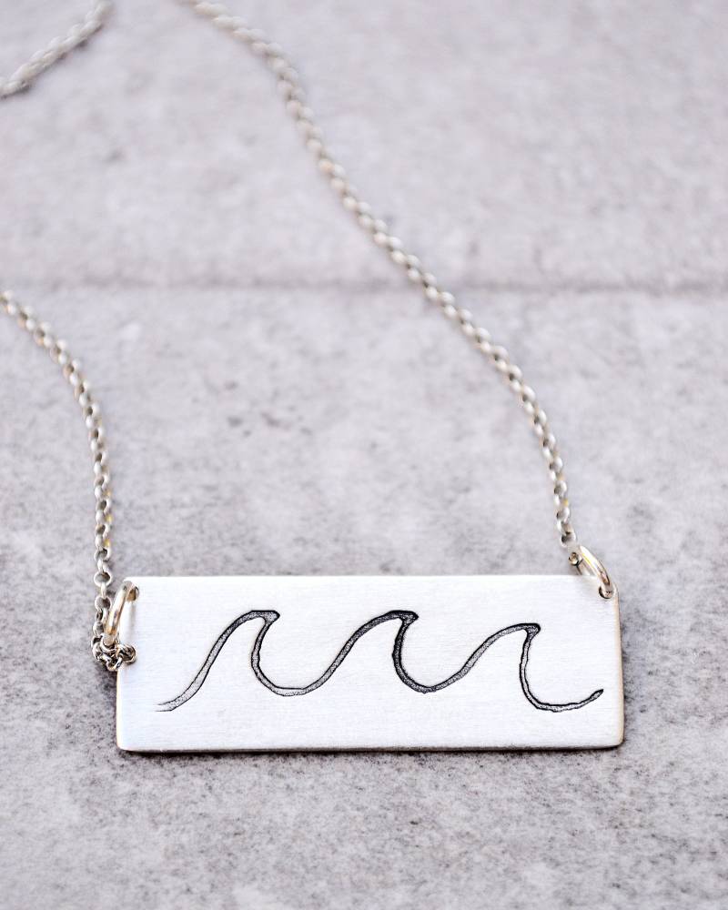 Oxidierte Sterlingsilber-Wellen-Halskette - Surf-Schmuckgeschenk von Bubblebox